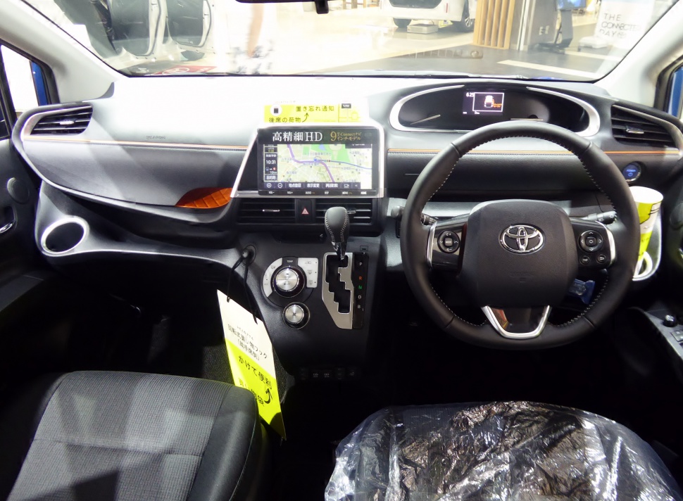 Toyota sienta двигатель